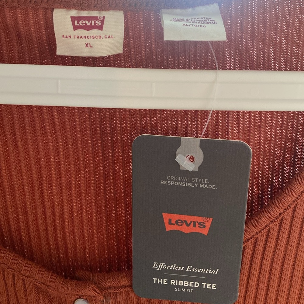 levis - Picture 2 of 2